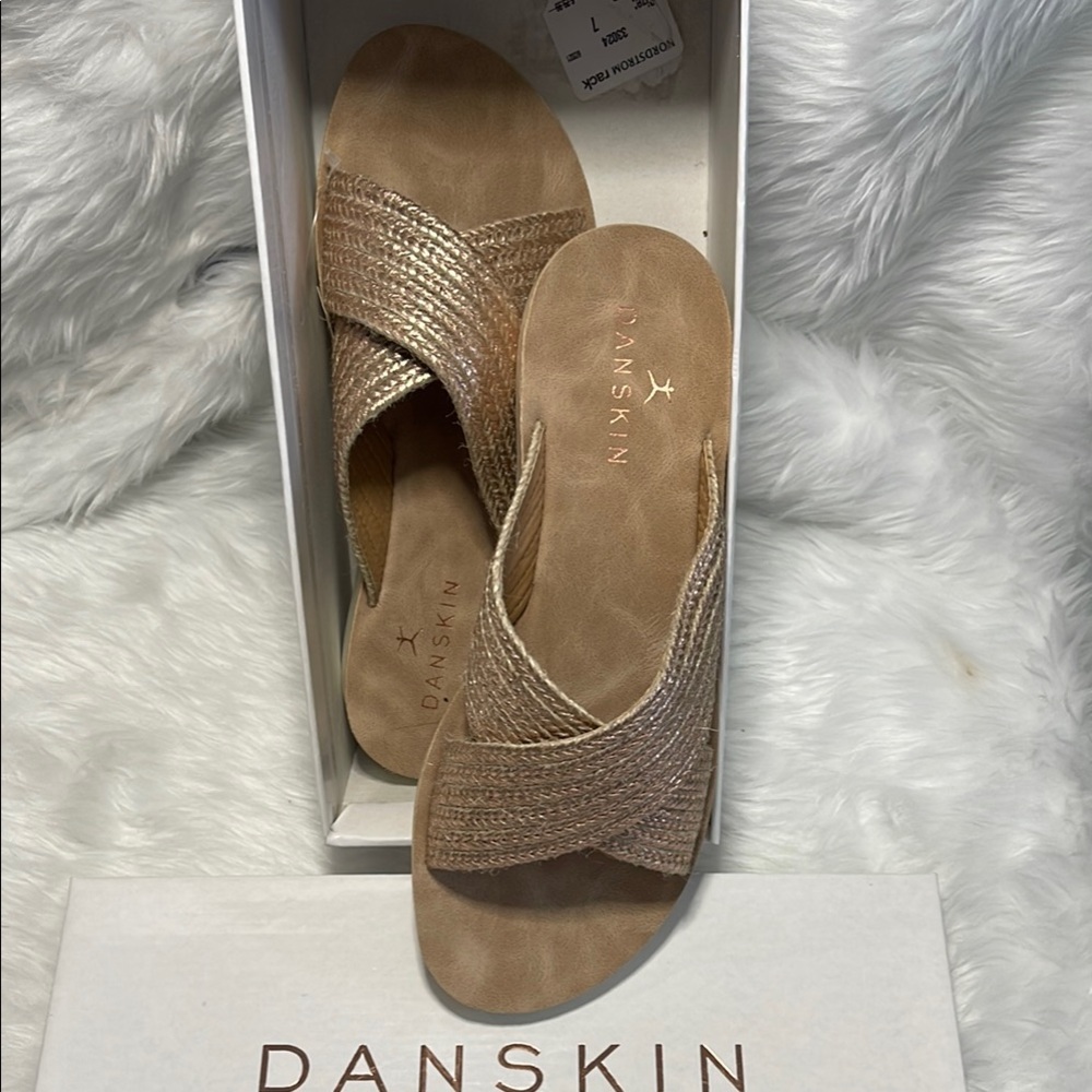 Danskin Women's Tan Sandals